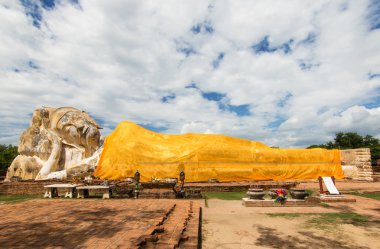 Wat Lokayasutharam Tapınağı, Ayutthaya, Thailan'nda yatan Buda