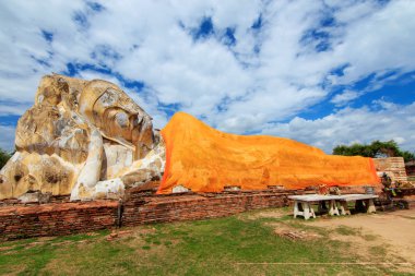 Wat Lokayasutharam Tapınağı, Ayutthaya, Thailan'nda yatan Buda