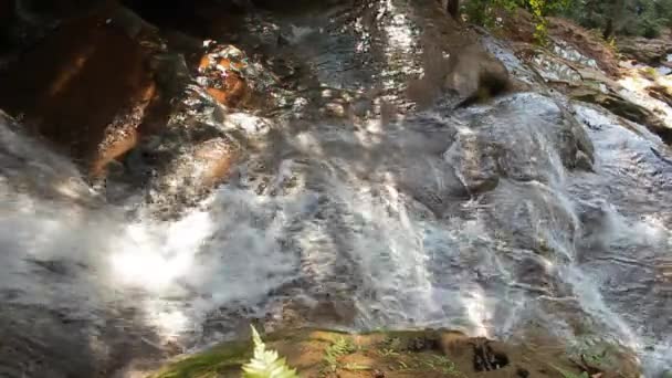 Su akışı veya şelale, Full Hd görüntüsünü kapatmak — Stok video