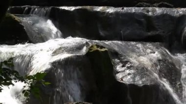 Tayland kayalarda aşağı çökmesini su yakın çekim