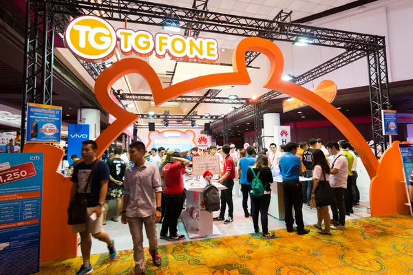 BANGKOK, TAILÂNDIA-Outubro 3,2015: Tailândia Mobile Expo 2015 Showcase O maior evento em 1-4 Out 2015 Interessante e comparecendo ao evento são inúmeros no The Queen Sirikit National Convention Center . Imagem De Stock