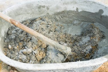 İnşaat projeleri için gerekli beton karıştırma sürecine ayrıntılı bir bakış.