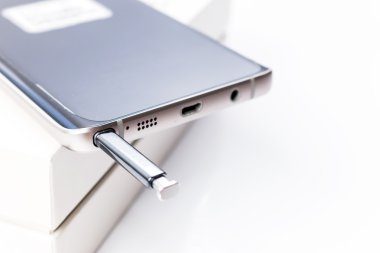 New Smartphone Samsung Galaxy Note 5 with S Pen