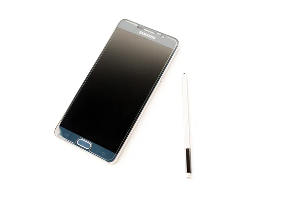 New Smartphone Samsung Galaxy Note 5 with S Pen — Stock Photo, Image