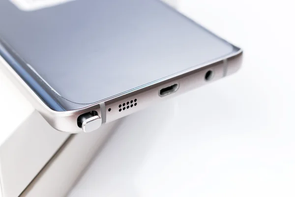 New Smartphone Samsung Galaxy Note 5 with S Pen