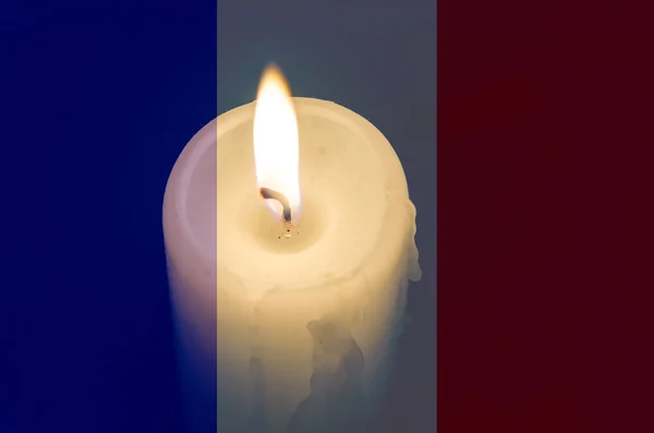 Orar por París 13 noviembre 2015, Luz de la vela con bandera de Francia —  Fotos de Stock