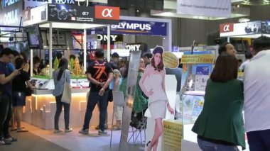 Bütün ziyaret yaştan insanlar ve kamera veya fotoğraf fotoğraf adil 2015 arasında 25-29 Kasım 2015 yılında, Bangkok, Tayland Bitec için aksesuarlar satın almak
