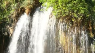 Cennet şelale güzel ve turistik dağ Tak, Tayland at üzerinde orman doğal bakış açısı: Ultra Hd 4k yüksek kaliteli görüntüleri boyutu (3840 x 2160)