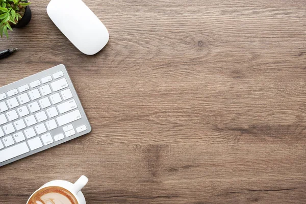 Wood Office Desk Table Computer Tools Cup Latte Coffee Supplies — Stockfoto