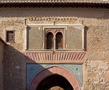 Granada'da Alhambra şarap kapıda