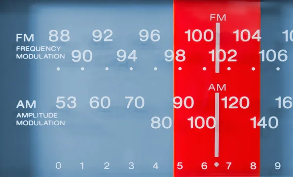 Fechar em um sintonizador de rádio FM-AM — Fotografia de Stock