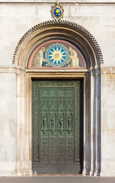 Padua Saint Anthony Bazilikası ana girişi — Stok fotoğraf
