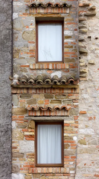 Detalj av fasad i en historisk byggnad — Stockfoto