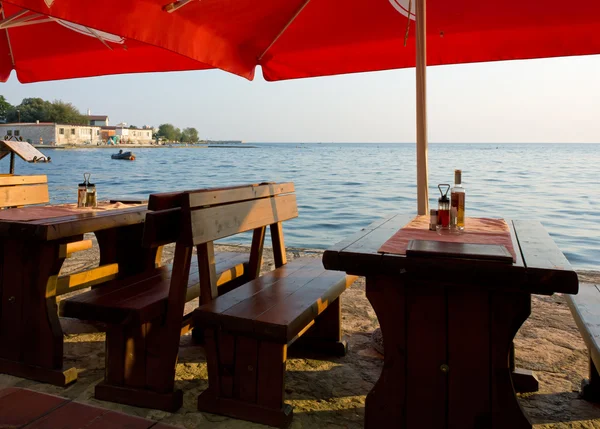 Set Tables in front of the Sea — Stock Photo, Image