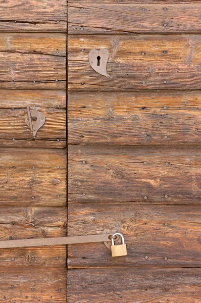 Primo Piano Una Vecchia Porta Esterna Legno Con Maniglia Ferro — Foto Stock