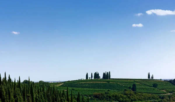 Paisagem Montanhosa Italiana Típica Com Céu Azul Utilizável Como Espaço — Fotografia de Stock