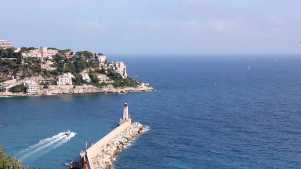 Mar frente al puerto de Niza — Vídeo de stock