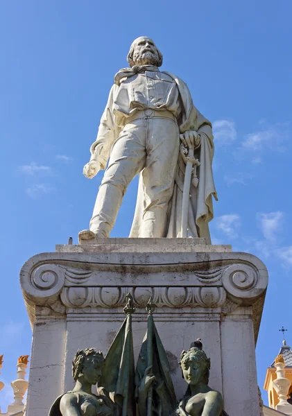 加里波第在尼斯加里波第广场雕像 — 图库照片