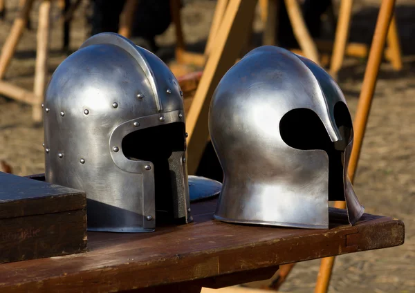 Deux casques médiévaux — Photo