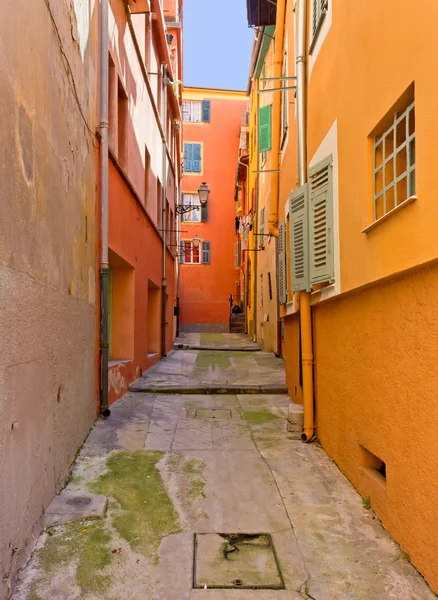 Courtyard among Classic Mediterranean Buildings in Nice — Stock Photo, Image