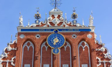 Riga siyah nokta evin cephe