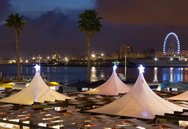 Waterfront Malaga gece görünümü