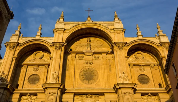Gevel van de kathedraal van Granada — Stockfoto