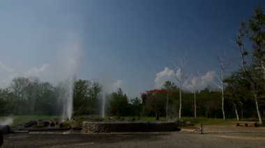 Güneş Kam Pang doluşuyor yerinden iki geysers