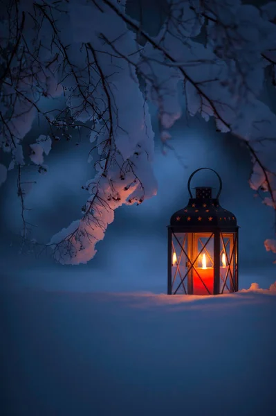 Kerzenlaterne Schnee — Stockfoto