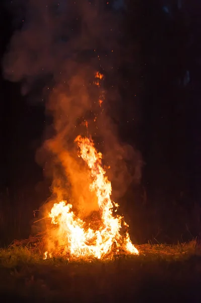 Arderea Focului Tabără Seara — Fotografie, imagine de stoc