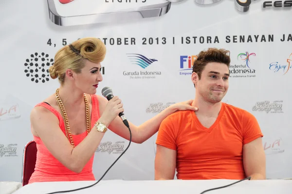 Karmin Press Conference — Stock Photo, Image