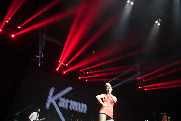 Actuación en concierto de Karmin —  Fotos de Stock