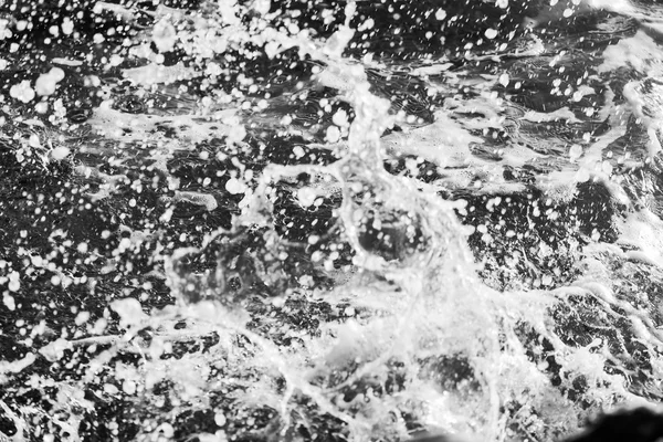 Zee golven zwart-wit — Stockfoto