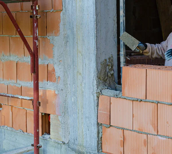 Detail Van Bouwplaats Troffel Plamuurmes Bovenop Metsellaag — Stockfoto