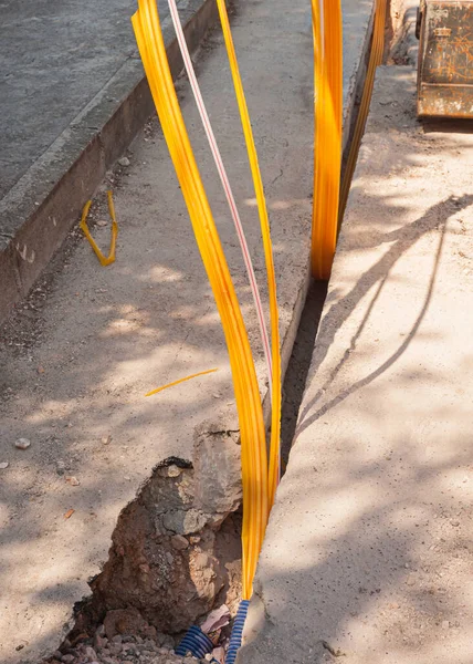 Worker Inserts Fiber Optic Cables Buried Micro Trench — Stock Photo, Image