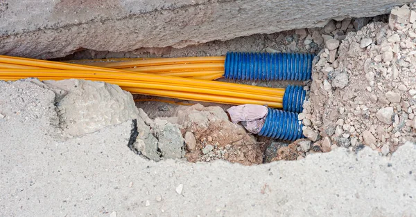 Worker Inserts Fiber Optic Cables Buried Micro Trench — Stock Photo, Image