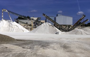 Taş ocağı durağan malzemeleri, inşaat endüstrisi için.