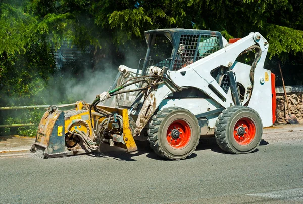 Worker Driver Skid Steer Remove Worn Asphalt Repairing Road Works — Stock Photo, Image