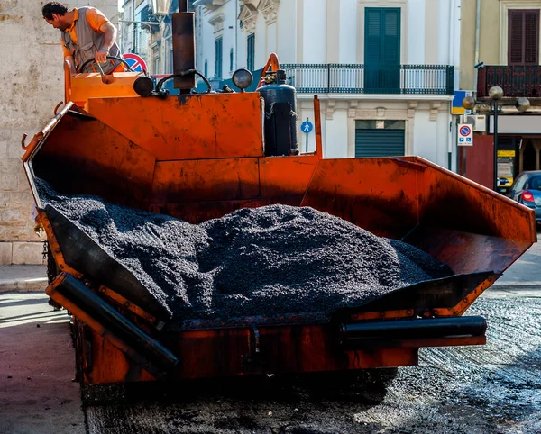 Travailleurs Sur Une Machine Pavage Contrôler Rédaction Une Nouvelle Couche — Photo