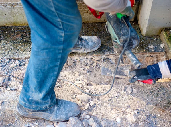 Canteiro Obras Trabalhadores Usando Jackhammer Espátula Realizando Pista Lado Chão — Fotografia de Stock
