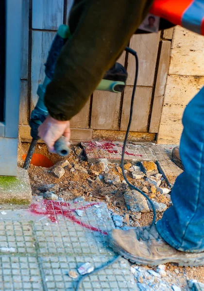 Nşaat Alanı Matkap Kullanan Işçi — Stok fotoğraf