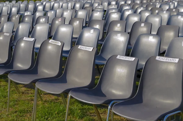 Empty chairs for an outdoor show — Stock Photo, Image