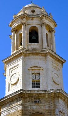 Cadiz katedral eski şehir merkezinde yer alıyor.