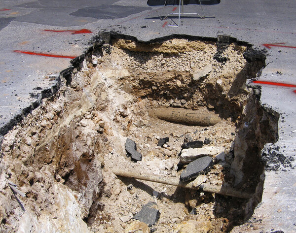 Отрезать поперечный участок дороги, где ведутся ремонтные работы
