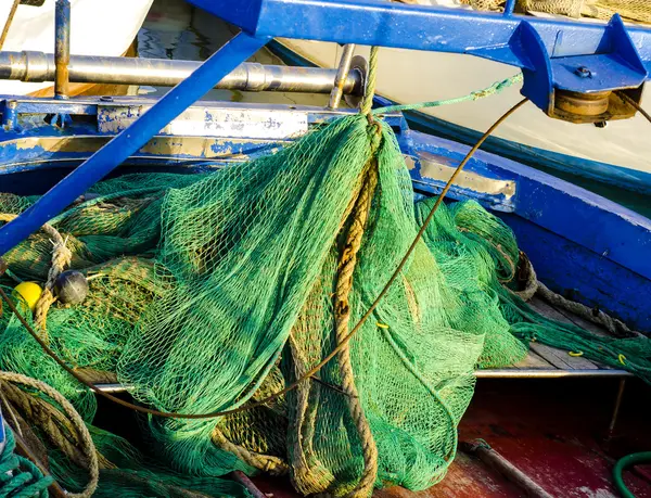 港口码头上的渔网 — 图库照片