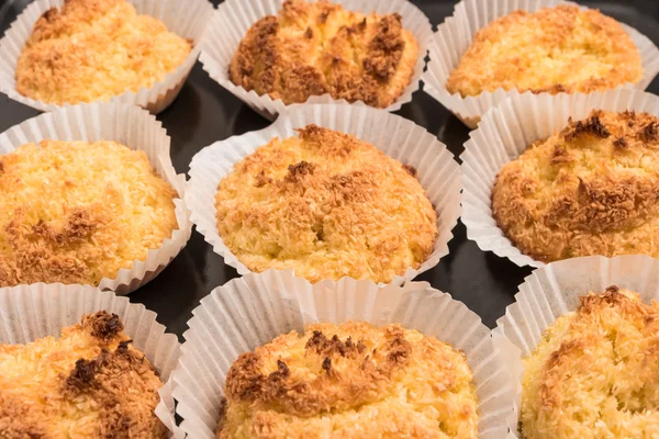 Primer plano de macarrones caseros de coco — Foto de Stock