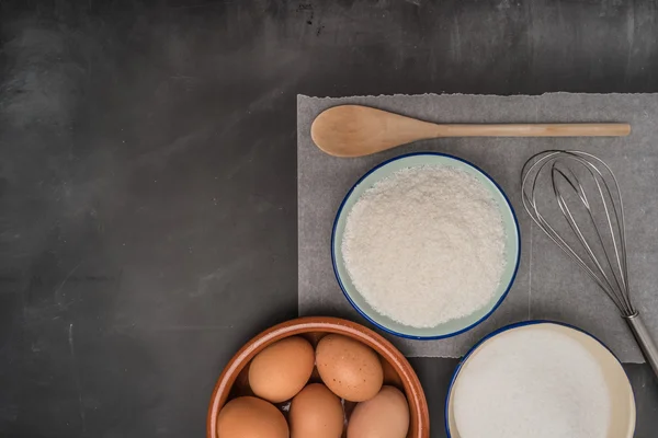 Ingredients for baking a cookies. Recipe for coconut macaroons o — Stock Photo, Image