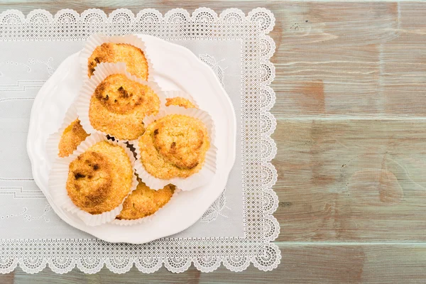 Ev yapımı Hindistan cevizi macaroons yakın çekim — Stok fotoğraf