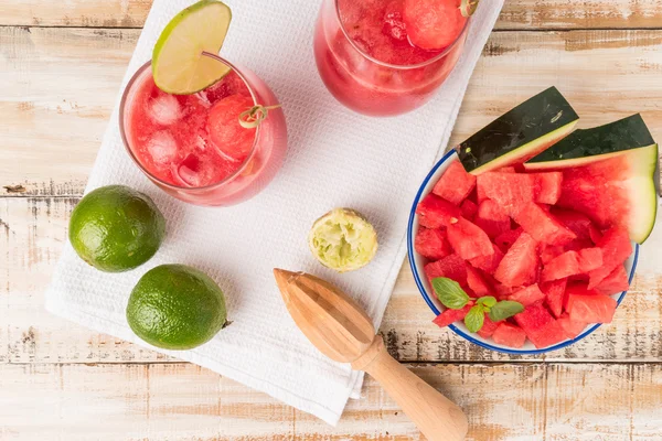 Watermelon fresh juice with mint leaves and lime citrus — Stock Photo, Image