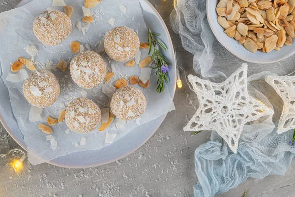 Homemade Sweet White Chocolate Coconut Plate Raffaello Candy Snowball Truffles — Stock Photo, Image